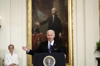 Biden toma medidas para proteger el aborto en respuesta a las críticas por su inacción