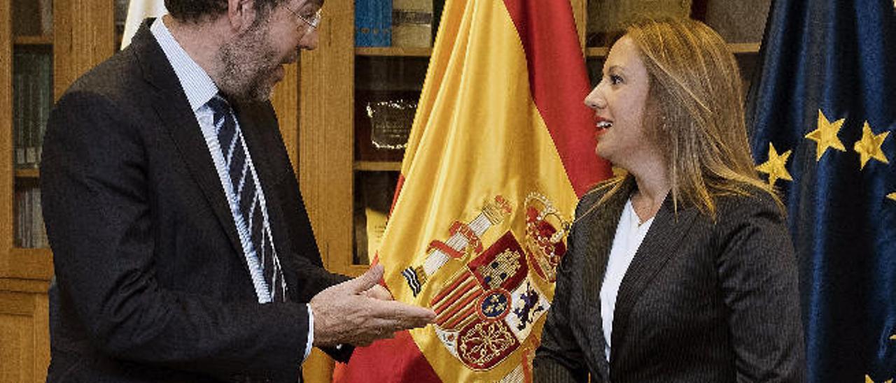 Hacienda permite a Canarias gastarse el superávit y garantiza más fondos en 2018