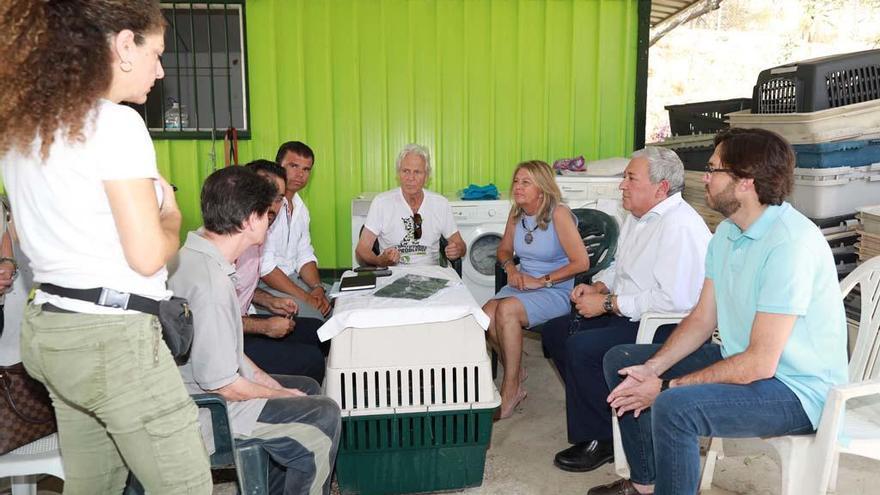 Weima y la alcaldesa, en la reunión para abordar las mejoras en las instalaciones de la Triple A.