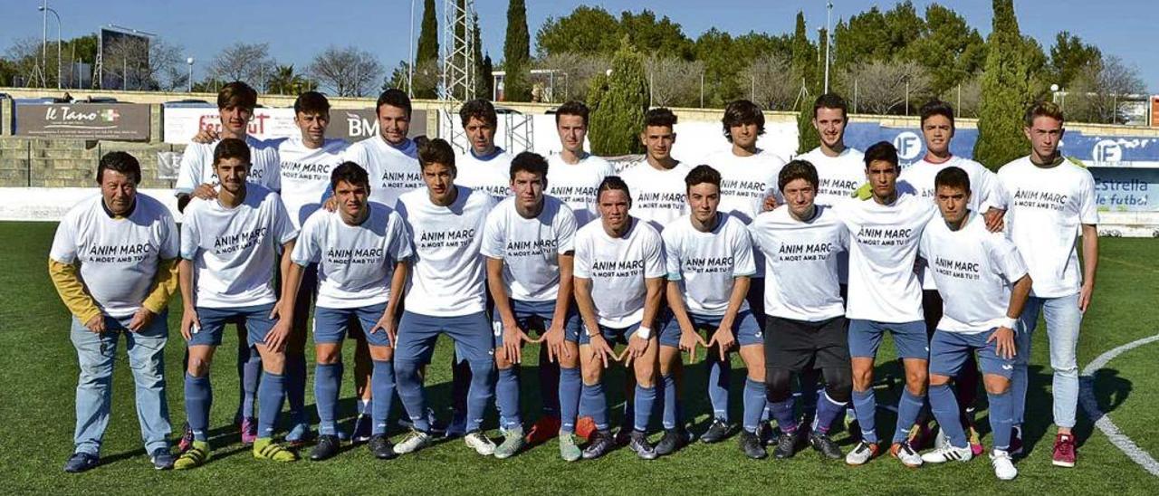 La plantilla del La Salle posó con la camiseta de apoyo a Marc Matas.