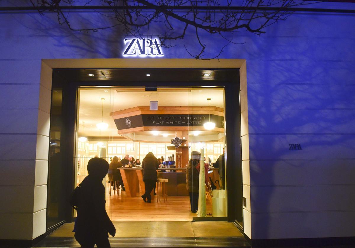 La primera tienda de Zara en Juan Flórez da su adiós definitivo