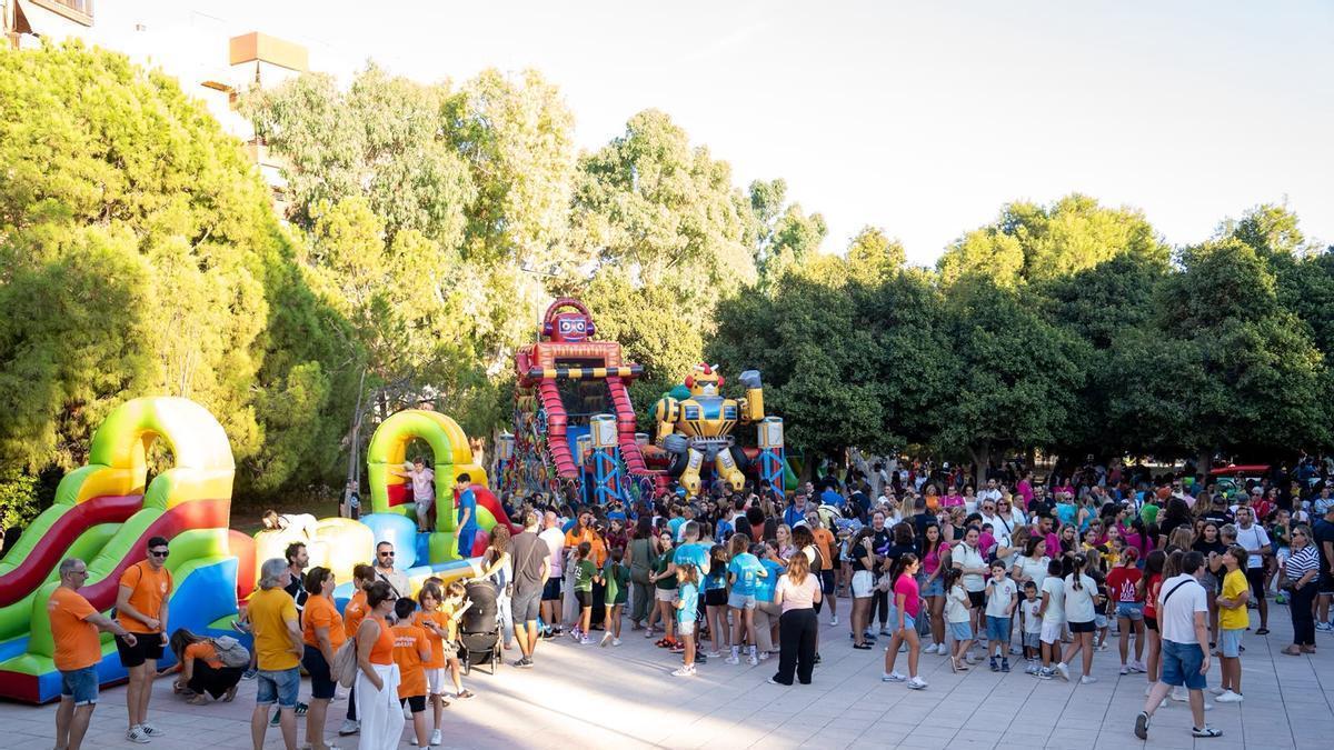 Las Hogueras celebran a lo grande el Día del Foguerer i Barraquer Infantil en Alicante