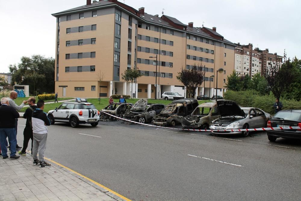 Coches calcinados de madrugada en La Corredoria