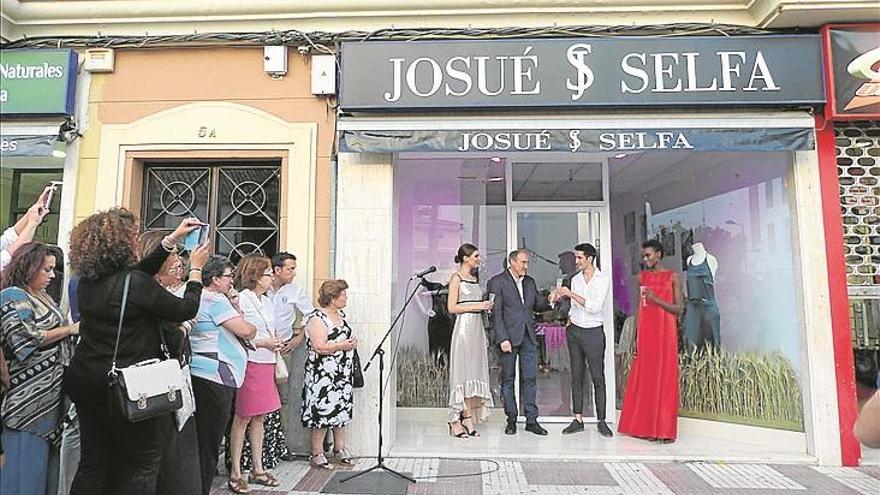 JOSUÉ SELFA abre un moderno ESTUDIO DE DISEÑO DE MODA EN PALMA del río