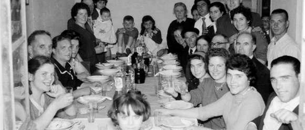 Comida el día la fiesta&#039;l pueblu, en 1959.
