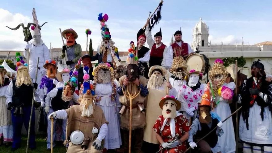 Los &quot;mazcaraos&quot; de Rozaes, así es el Antroxu más tradicional de Villaviciosa