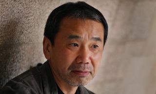 Murakami publica este viernes una misteriosa novela en dos volúmenes