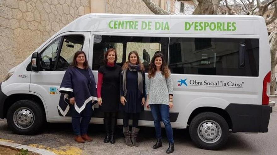 La Caixa dona un vehículo al municipio