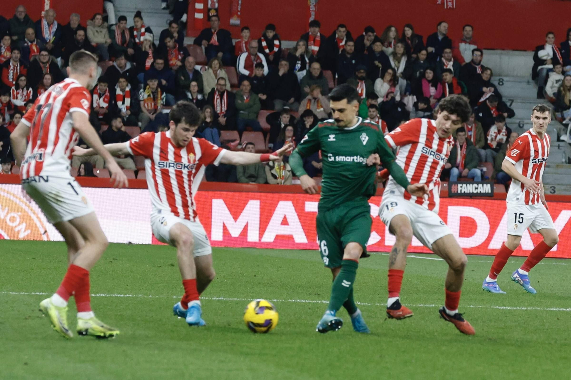 El partido entre el Sporting y el Eibar, en imágenes