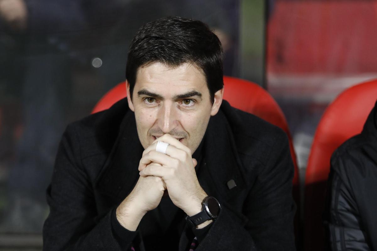 Iraola es la gran sensación en los banquillos de la Premier League