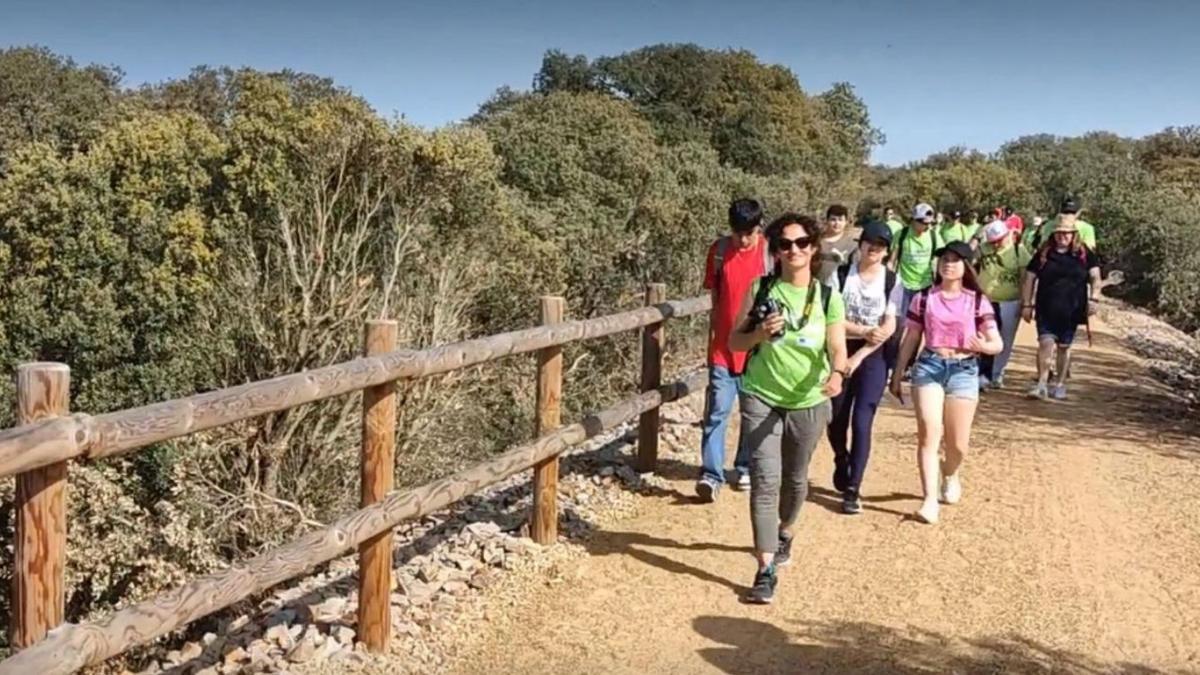 Recorrido de alumnos y profesores el IESO Los Salados por el camino natural de la Plata. | E. P.