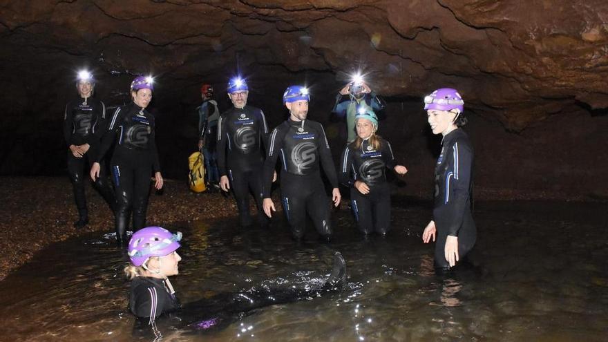 La ministra de Ciencia anuncia en la Vall siete líneas de investigación del CSIC en les Coves de Sant Josep