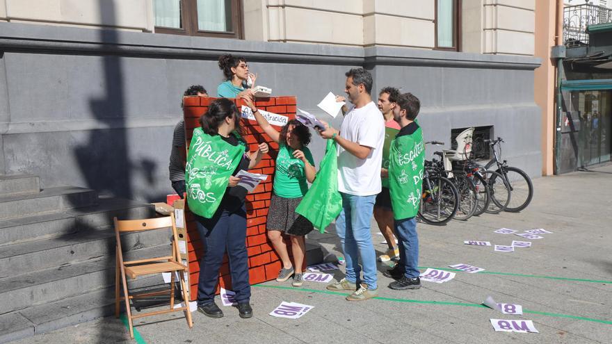 Una carrera &quot;ardua y llena de obstáculos&quot; para la escuela pública