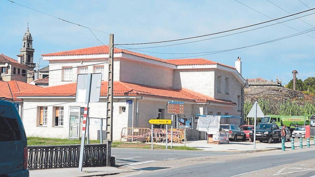 González abandona la sala tras los reproches de miembros del gobierno