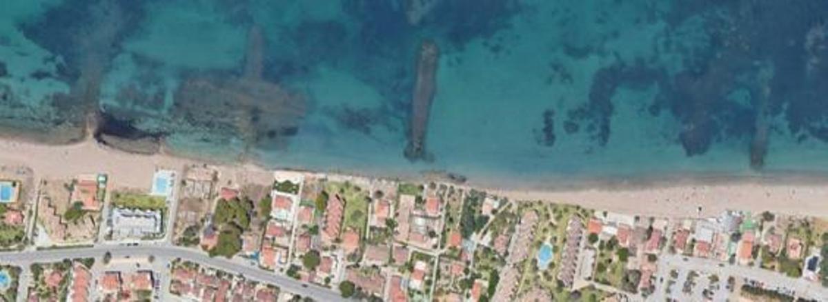 Imagen que sitúa las praderas de posidonia oceánica de la playa del Blay Beach