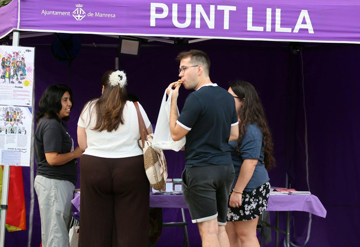 Manresa vibra a la festa de cloenda de l'Orgull LGTBIQ+ al pati del Casino Manresa vibra a la festa de cloenda de l'Orgull LGTBIQ+ al pati del Casino