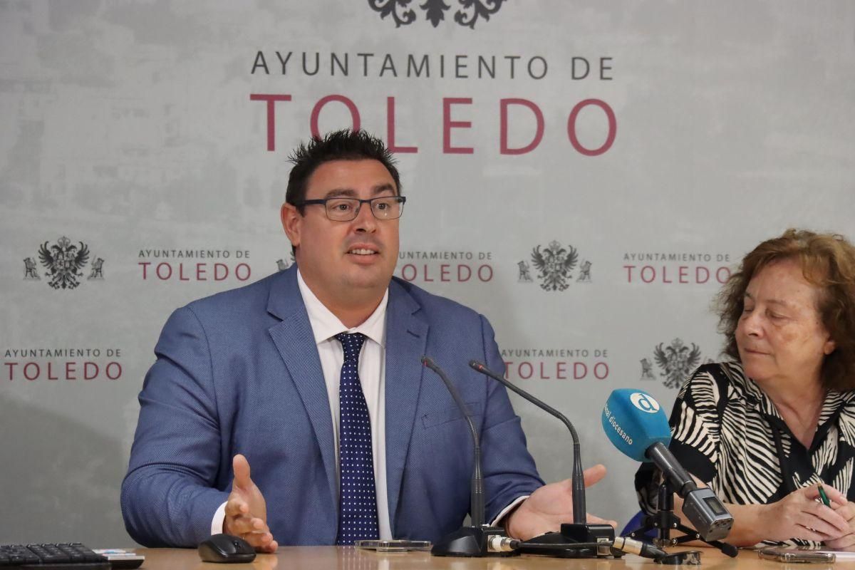 El concejal de Festejos y Juventud, José Vicente García-Toledano, y la concejala de Cultura y Festejos, Ana Pérez