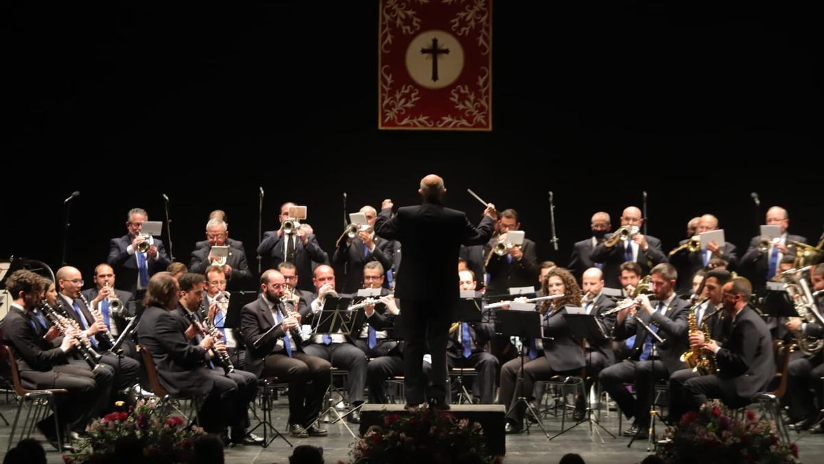 Concierto de la banda del Maestro Tejera y el coro Cantabile, organizado por la Agrupación de Cofradías.