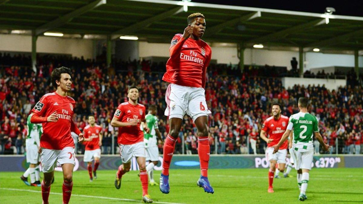 Florentino celebrando su único gol con el Benfica