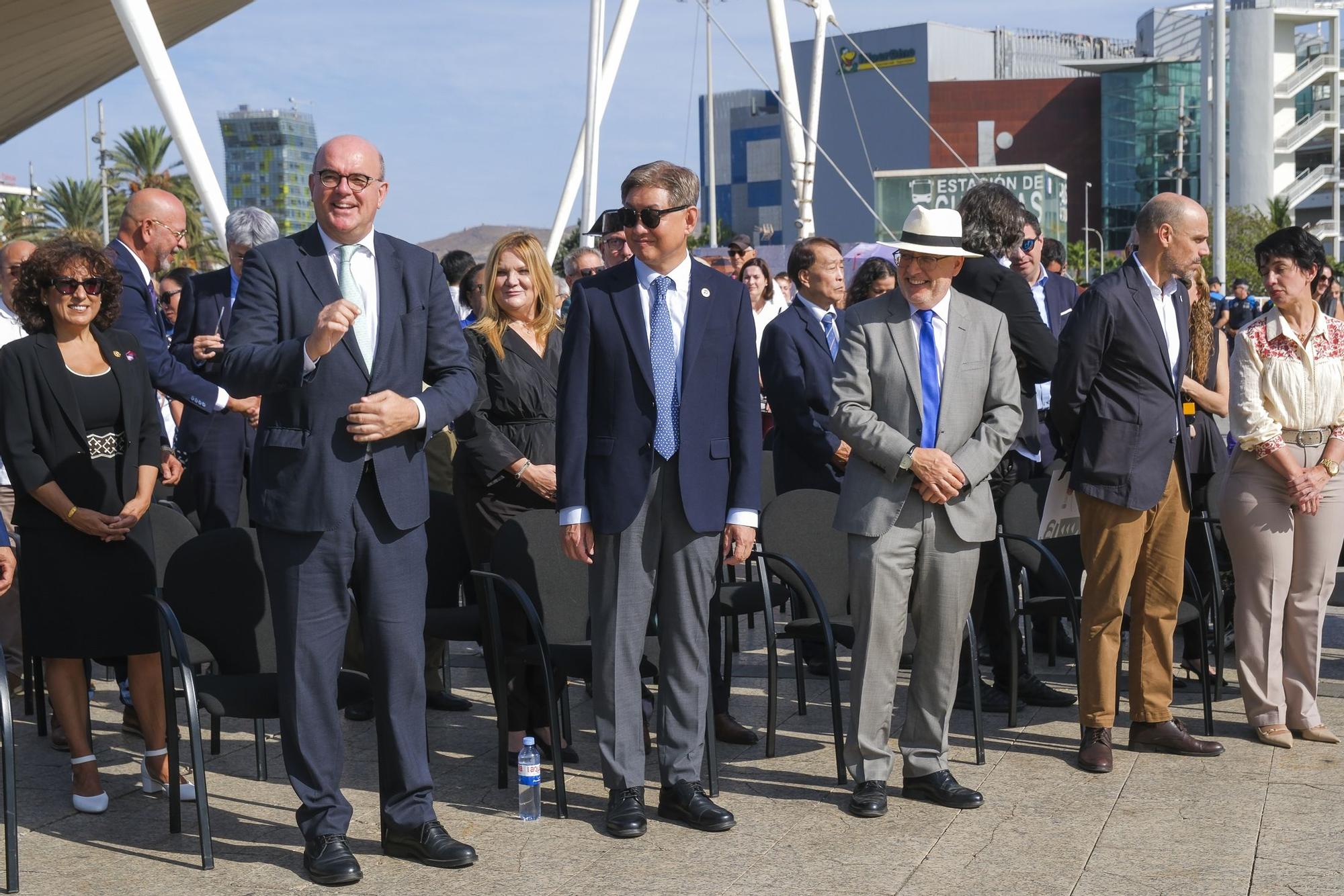 Inauguración del 'Greetingman'