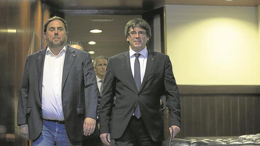 Puigdemont sopesa responder con la copia oficial de su discurso