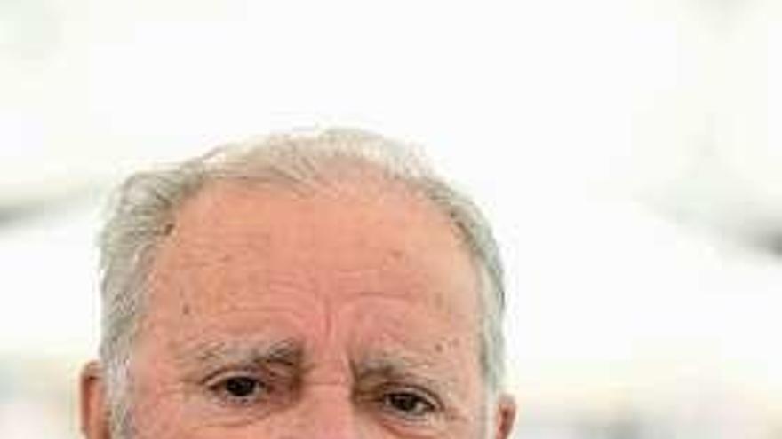 Julio Anguita ingresa grave en la UCI por una parada cardiorrespiratoria