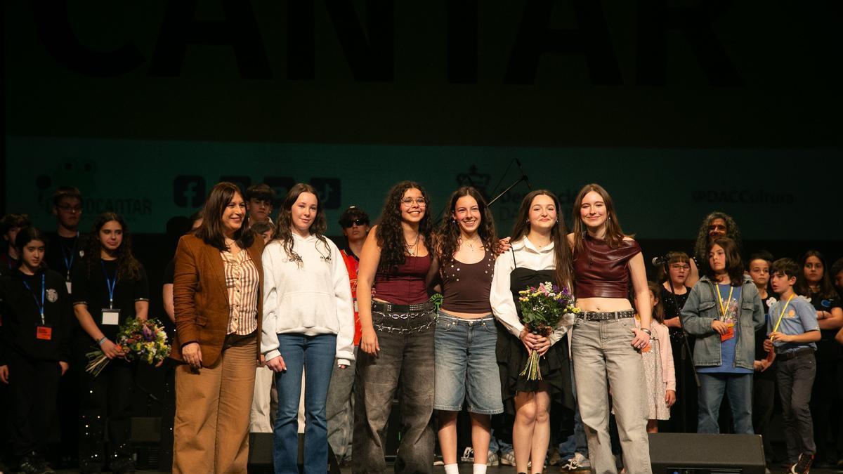 Las ganadoras de la categoría juvenil.