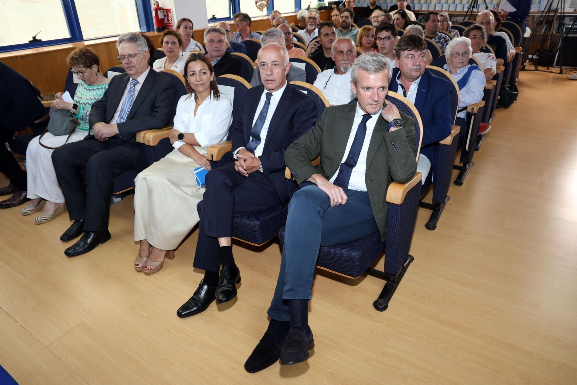 Asistentes a la conmemoración del 50 aniversario del CIMA, en Corón (Vilanova).