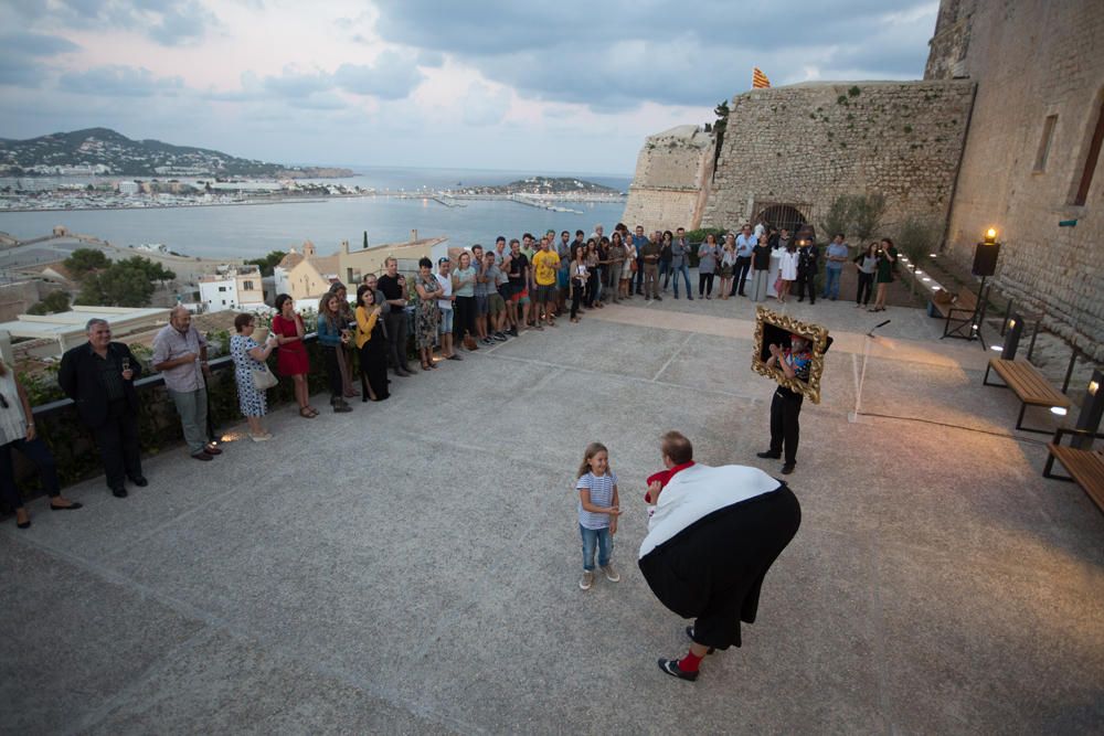 Con una fiesta se reabrieron anoche al público los jardines de Antoni Marí Ribas Portmany o de la Cúria, como se los conoce popularmente, después de más de un año en obras.