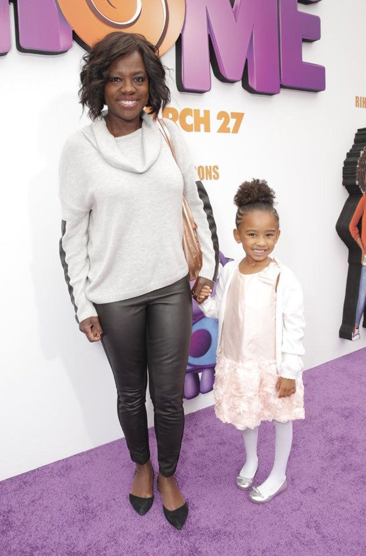 Viola Davis con su hija en el pase especial de 'Home' en Los Ángeles