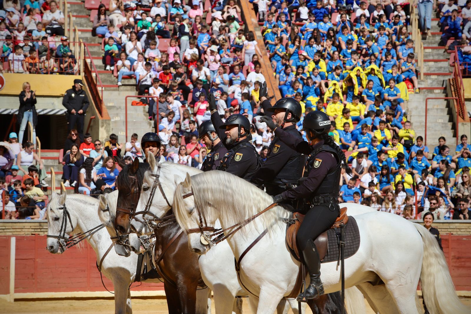 La Policía Nacional de Córdoba organiza una exhibición de medios policiales para las nuevas generaciones