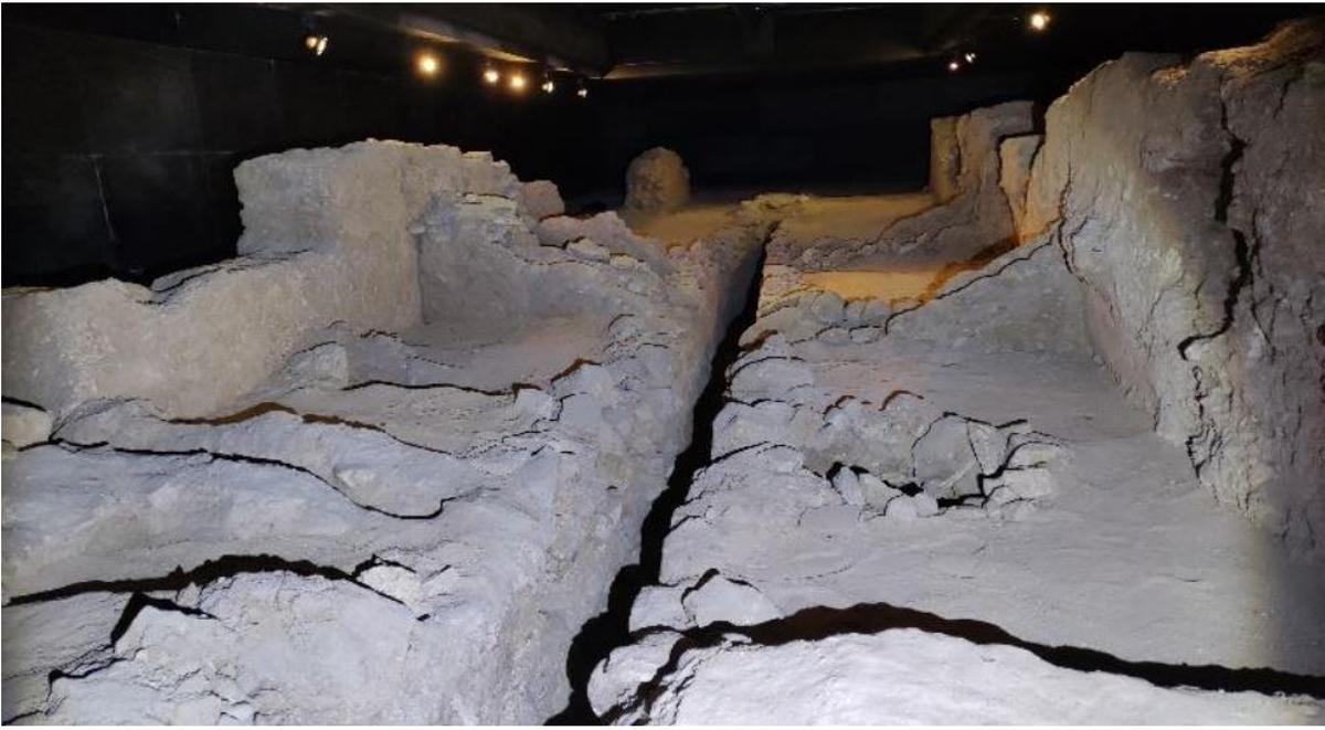 Calle del arrabal medieval.