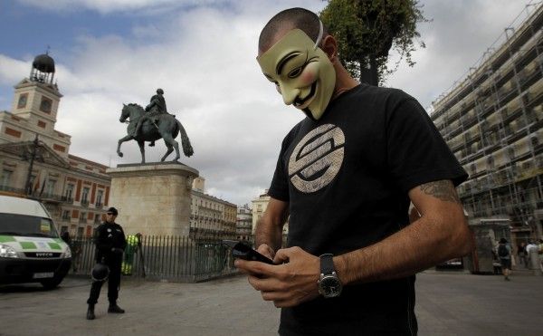 Desalojo de los indignados acampados en la Puerta del Sol y el Paseo del Prado