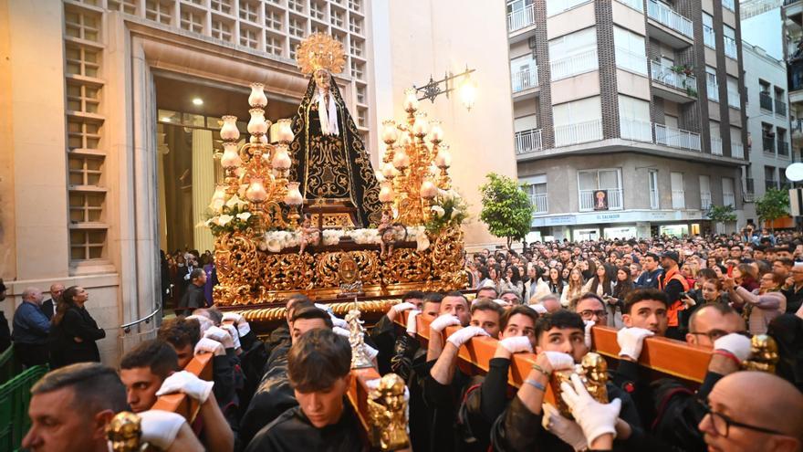 Así ha sido la  procesión de La Dolorosa este Miércoles Santo en Elche