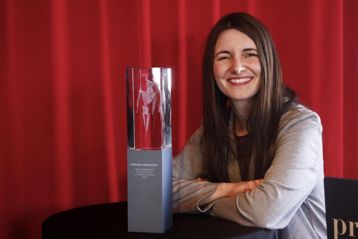 La escritora aragonesa África Vázquez ha ganado la vigésima edición del Premio Minotauro.