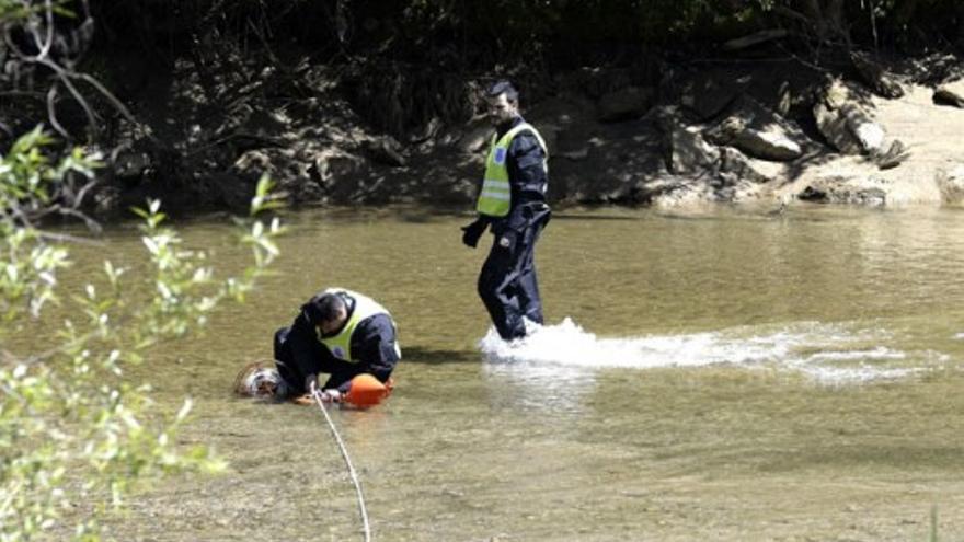 La Policía busca el arma del asesinato de Carrasco en el río Bernesga