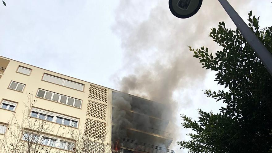 Una anciana muere en un incendio en su vivienda, en el centro de Ibiza