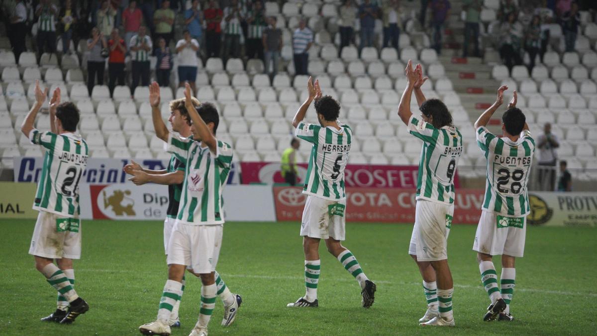 Encuentro de Copa entre el Córdoba CF y el Rayo Vallecano.