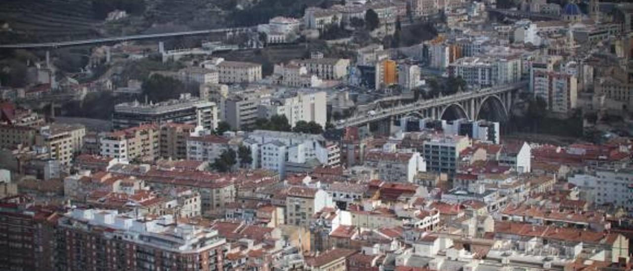 Alcoy aprueba elaborar un plan estratégico para el refuerzo de la actividad económica