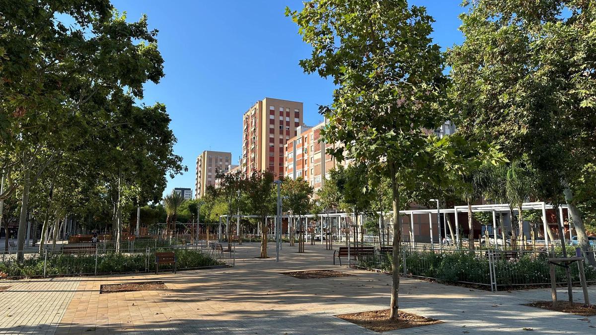 La plaza de las Palmeres de LHospitalet de Llobregat tras su remodelación.