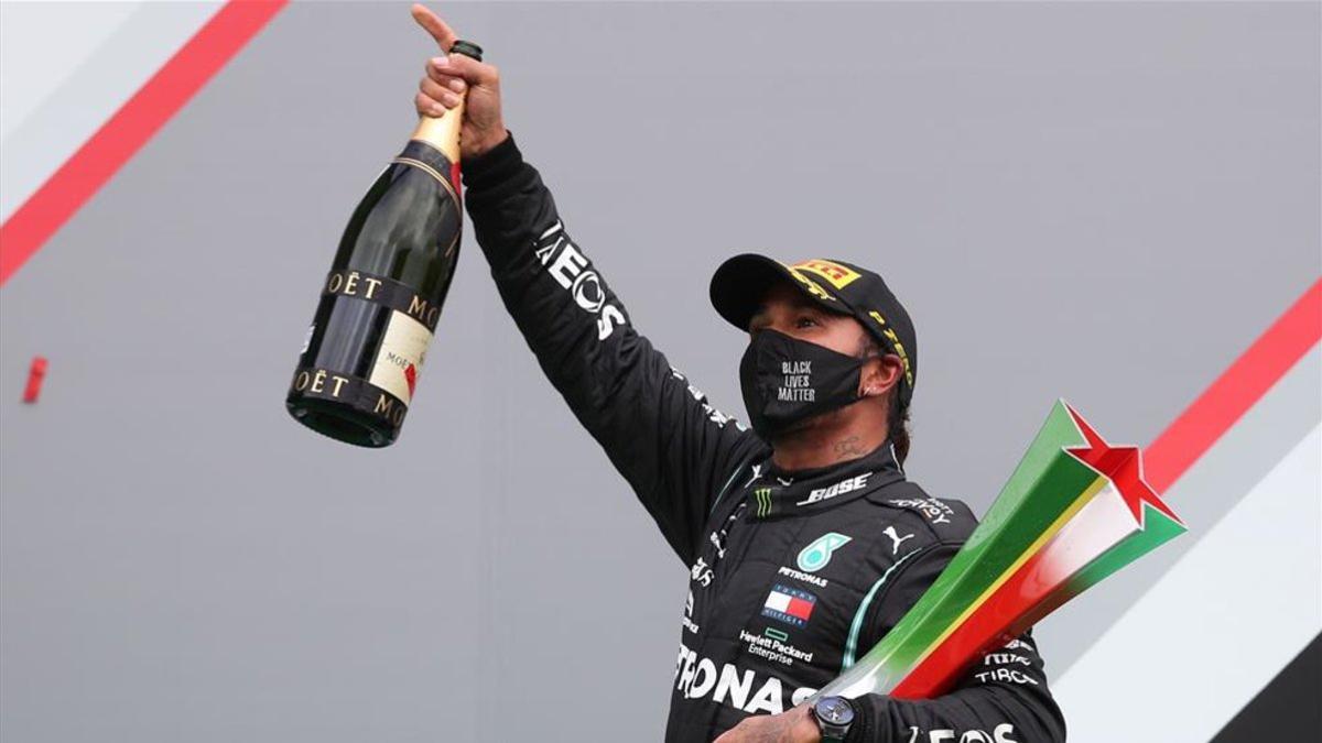Hamilton en el podio del GP de Portugal.