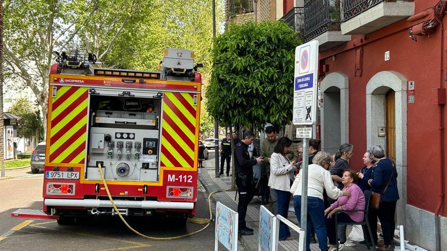 Desalojan por un incendio a los vecinos de un edificio de la Rambla Santa Eulalia de Mérida