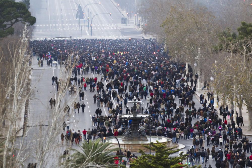 Espectacular mascletà aérea en la Alameda