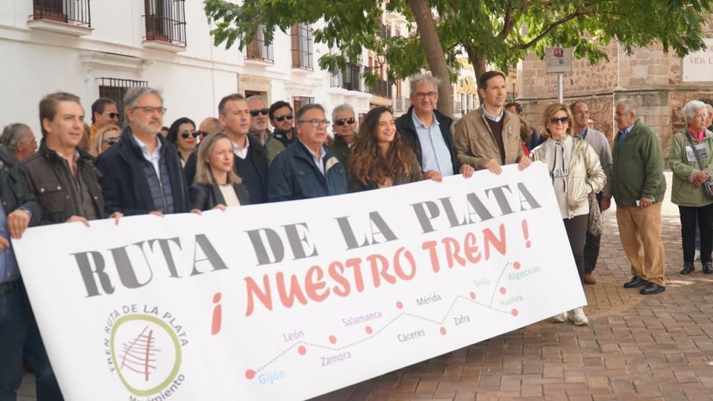 GALERÍA | Así han sido las protestas por el tren Ruta de la Plata en diferentes localidades extremeñas