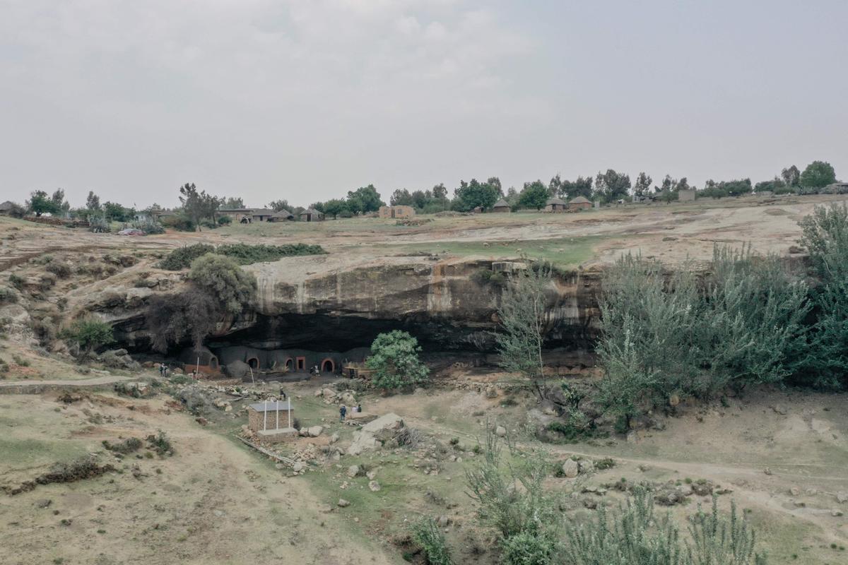 Los últimos habitantes de las cuevas de Kome, en Lesotho