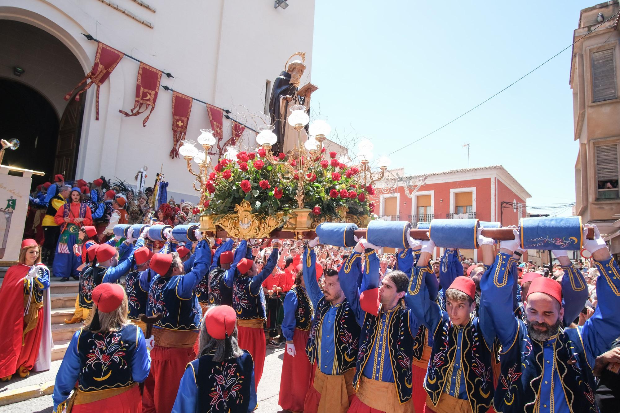 ¡Que viva Elda y San Antón!: Así ha sido el traslado del santo hasta la Iglesia de Santa Ana