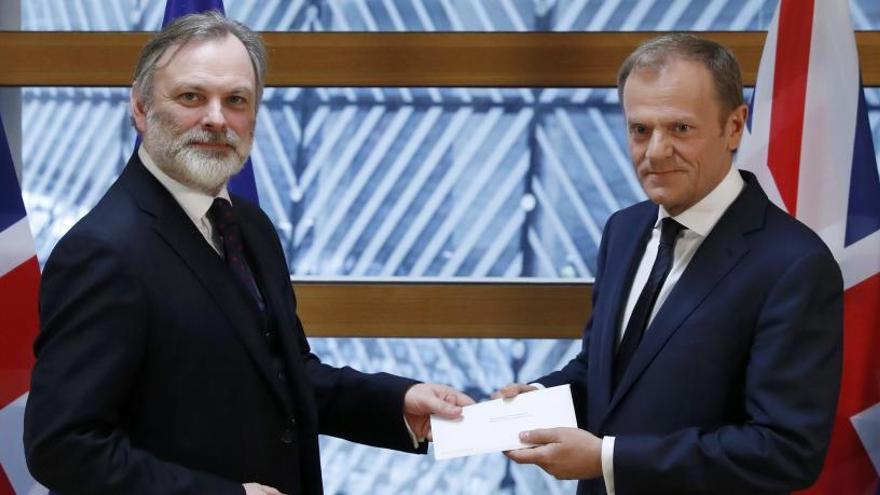 Donald Tusk recibe la notificación formal del Brexit.