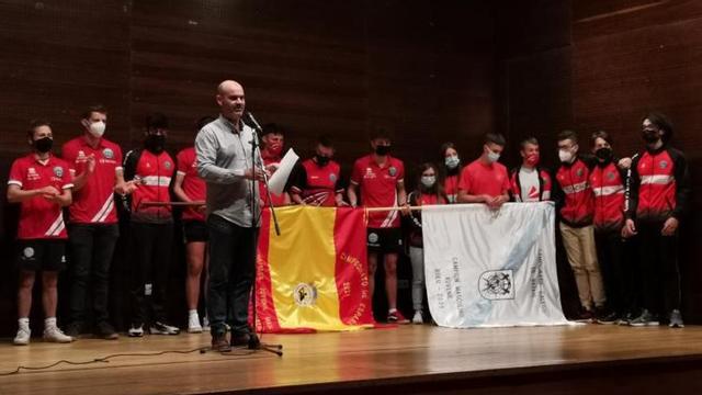Un momento de la recepción al Club de Mar Bueu. | // GONZALO NÚÑEZ