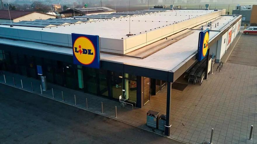 Colas en Lidl para conseguir el vaporizador low cost con el que te olvidarás de cambiar la sábanas cada poco y estirarlas