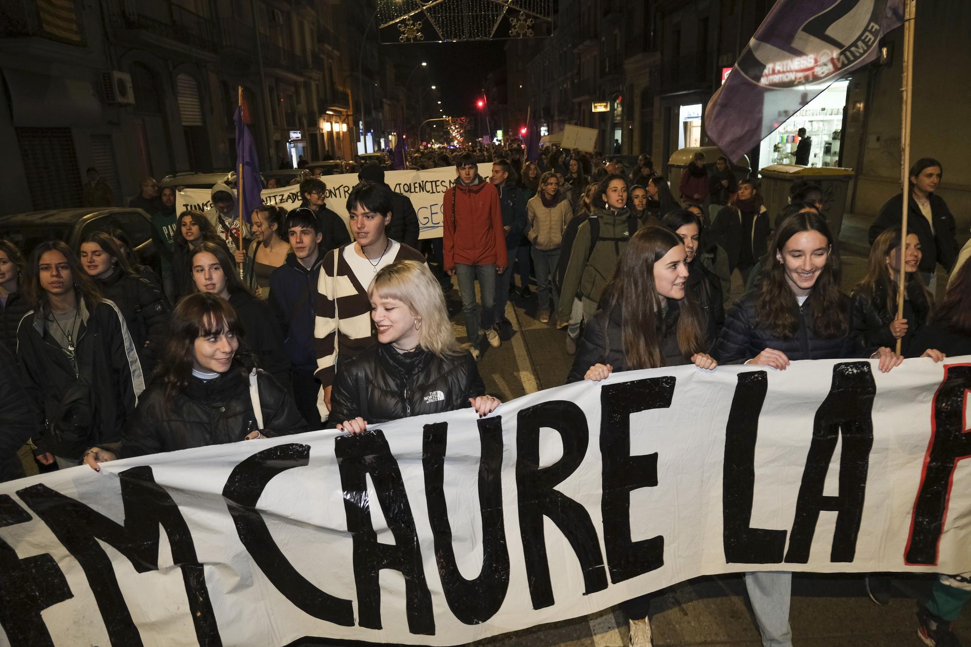 Manresa clama contra la violència masclista, en fotos